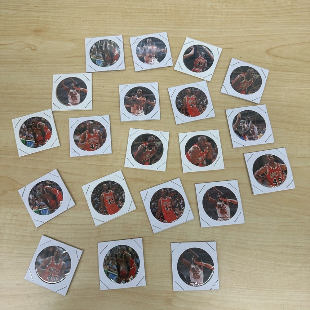 Lot of 20 1995 Upper Deck Michael Jordan Bulls Pogs Jersey #45 Lot #1314
B315